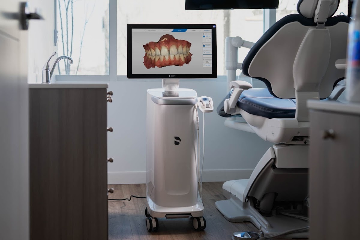 Evershine Dental Care dental clinic in Calgary - Photo 4