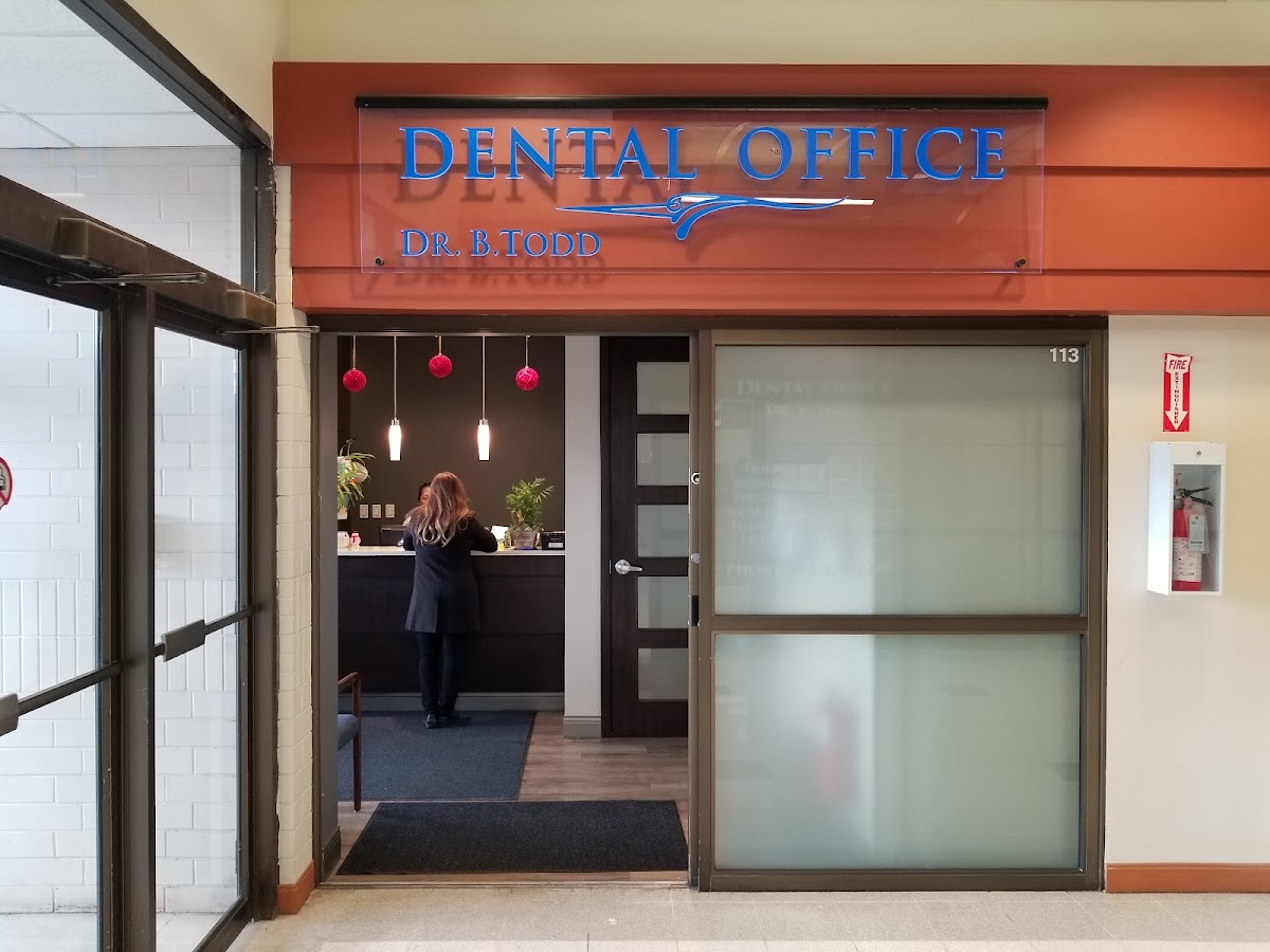 Dentists at Beddington Heights dental clinic in Calgary - Photo 2