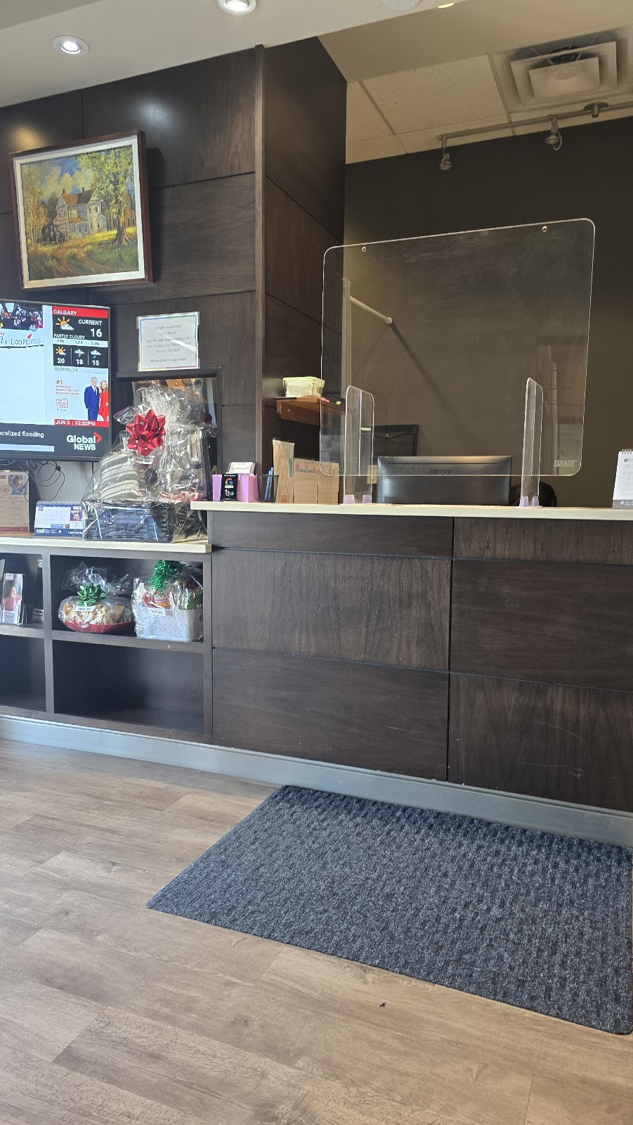 Dentists at Beddington Heights dental clinic in Calgary - Photo 7
