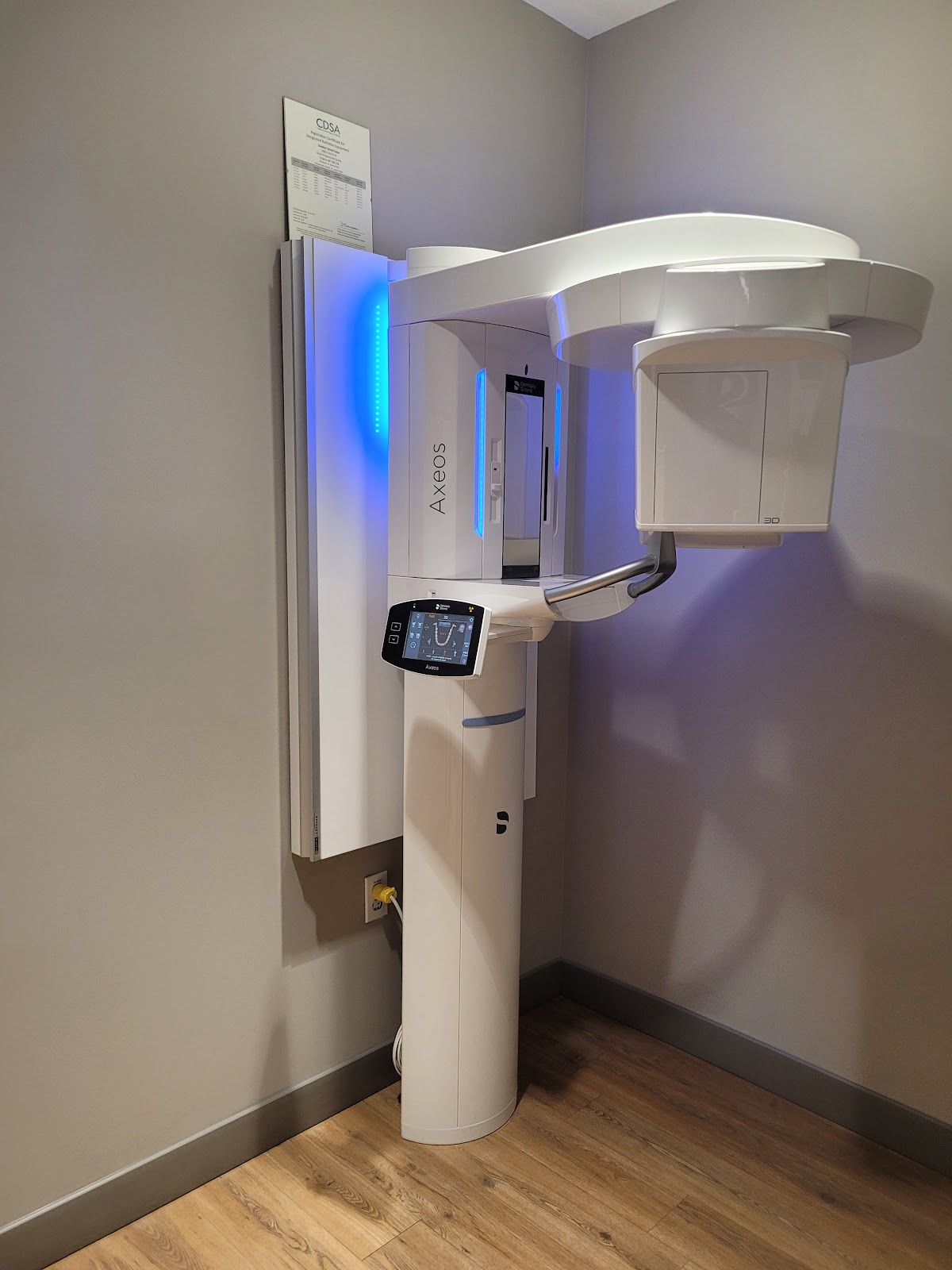 Outdoor Dental dental clinic in Calgary - Photo 7