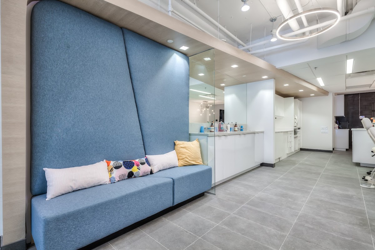 Orthodontics on Queen dental clinic in Old Toronto - Photo 9