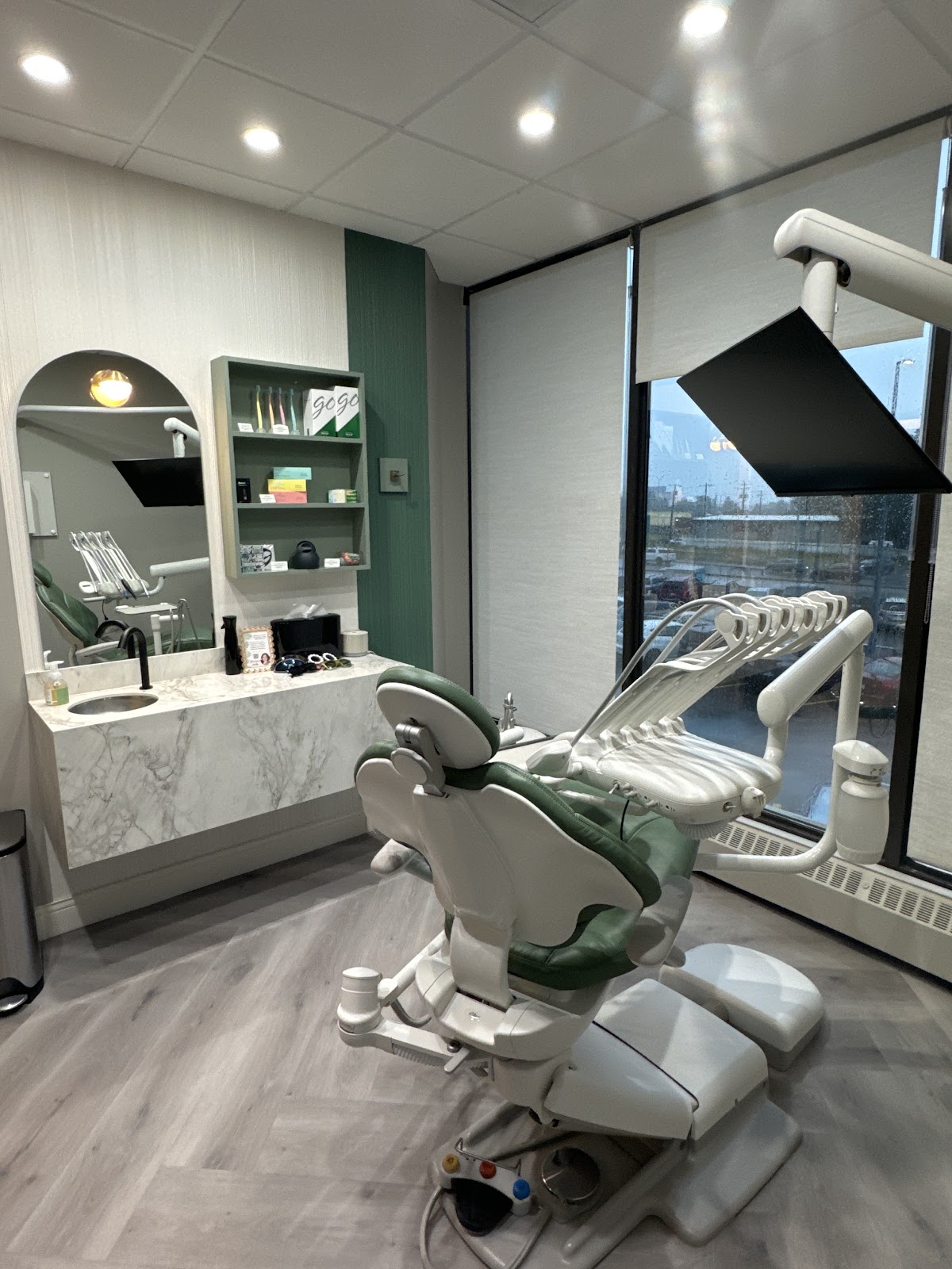 Tooth Bar Dental dental clinic in Calgary - Photo 5