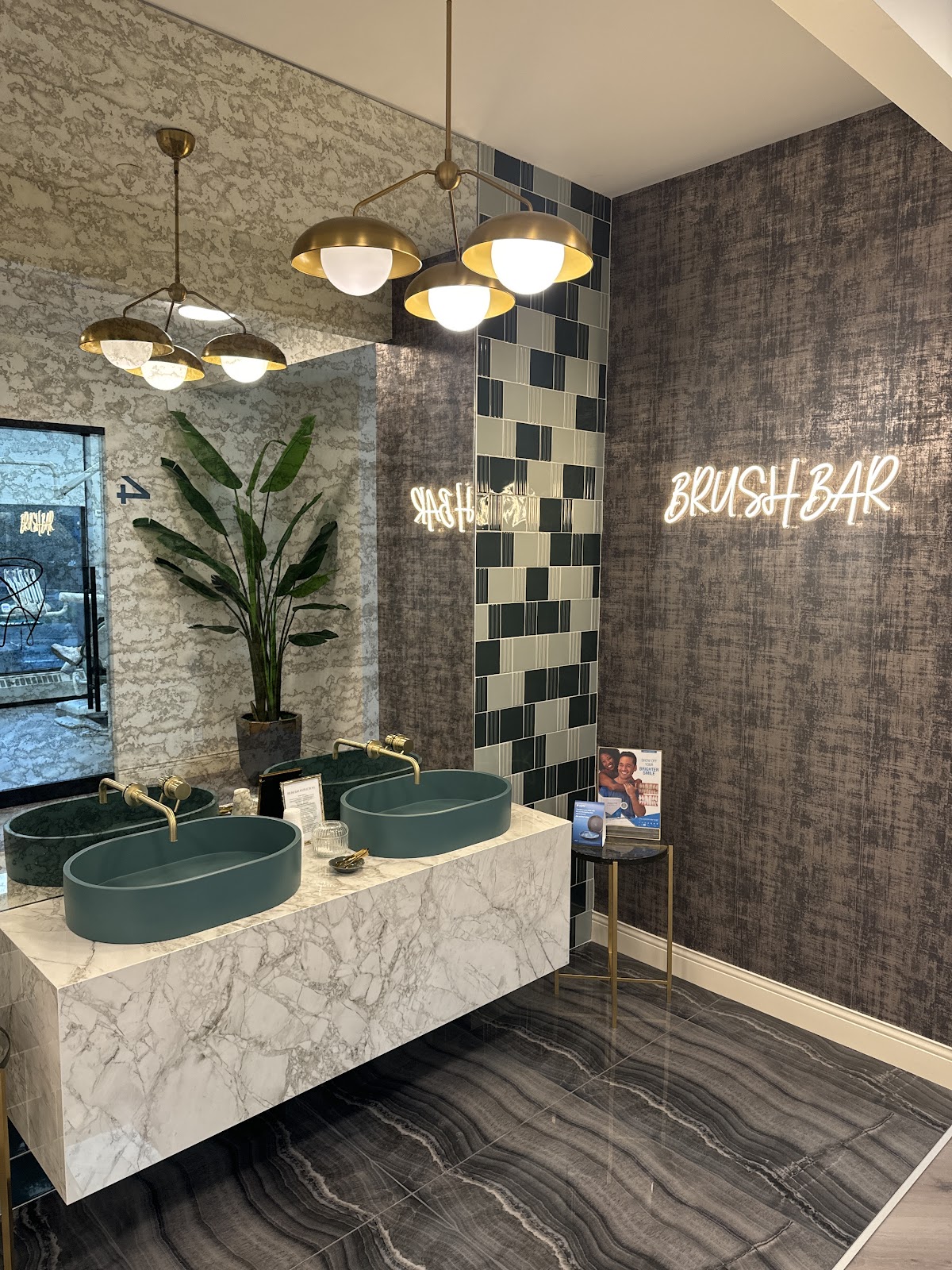 Tooth Bar Dental dental clinic in Calgary - Photo 8