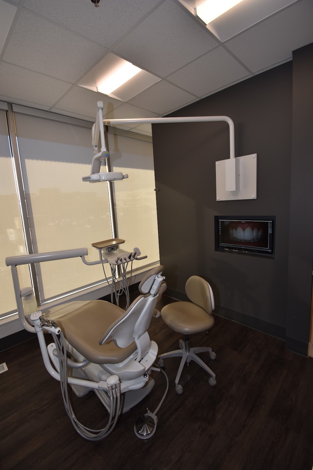 Chinook Dental Centre dental clinic in Calgary - Photo 4
