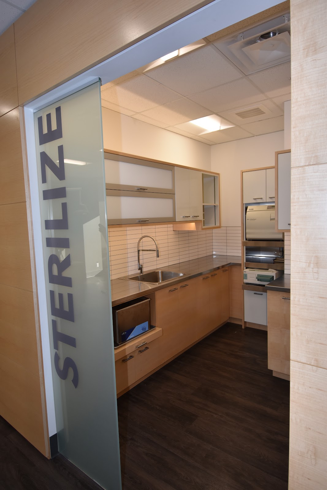 Chinook Dental Centre dental clinic in Calgary - Photo 9