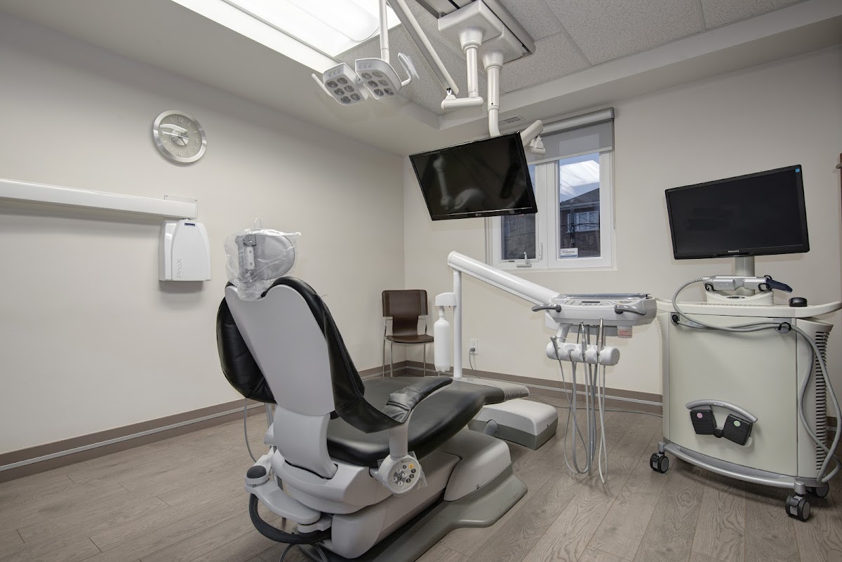 Dental Arts At Lawrence- Invisalign Toronto dental clinic in Old Toronto - Photo 2