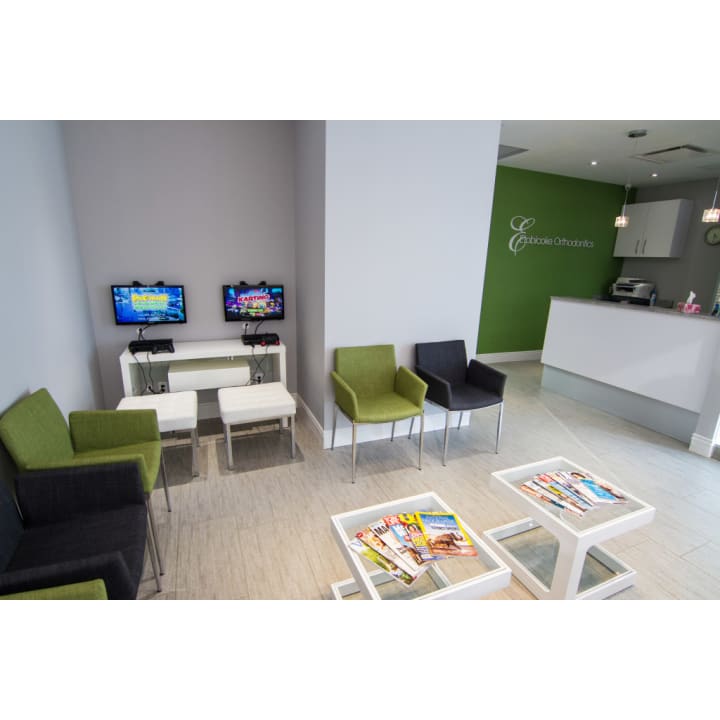 Etobicoke Orthodontics & Oral Surgery dental clinic in Etobicoke - Photo 3