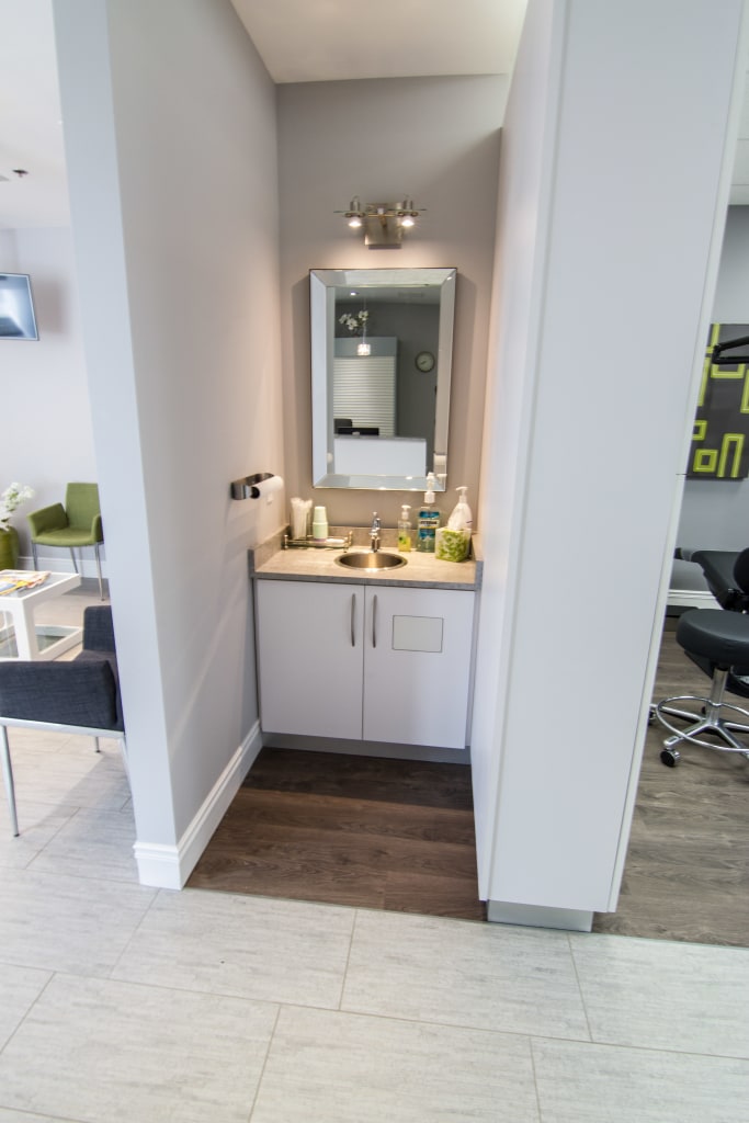 Etobicoke Orthodontics & Oral Surgery dental clinic in Etobicoke - Photo 4