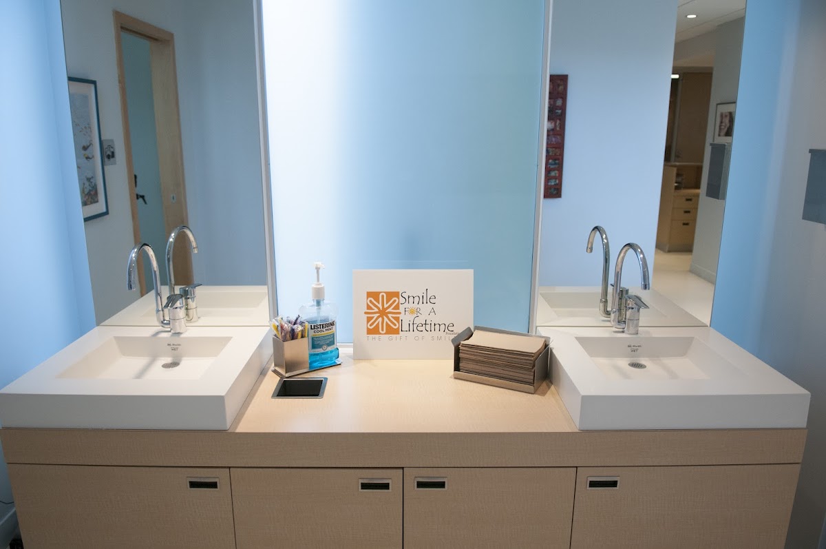 Korne Ortho dental clinic in Westmount - Photo 5