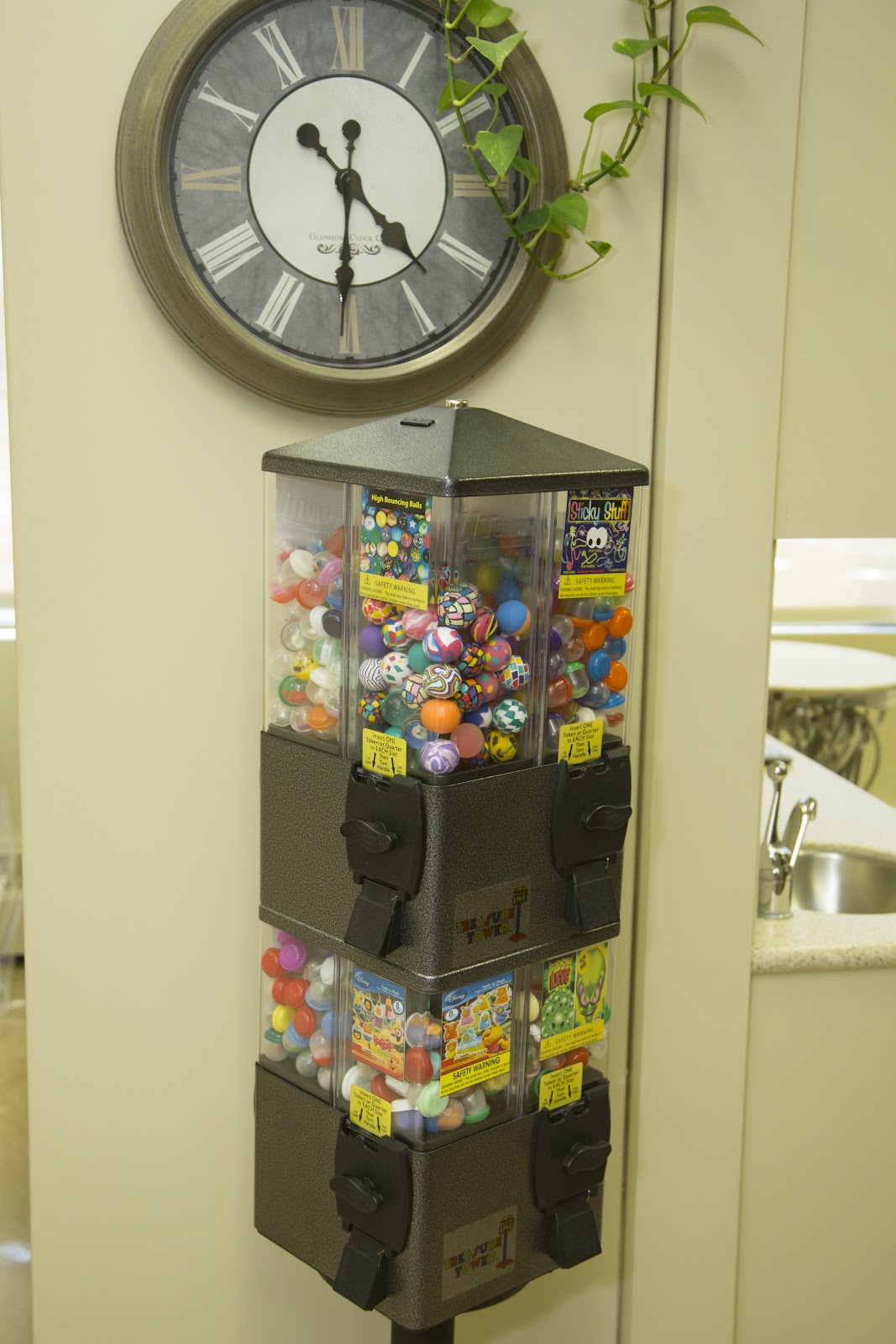 Dentistry at Market Mall dental clinic in Calgary - Photo 10