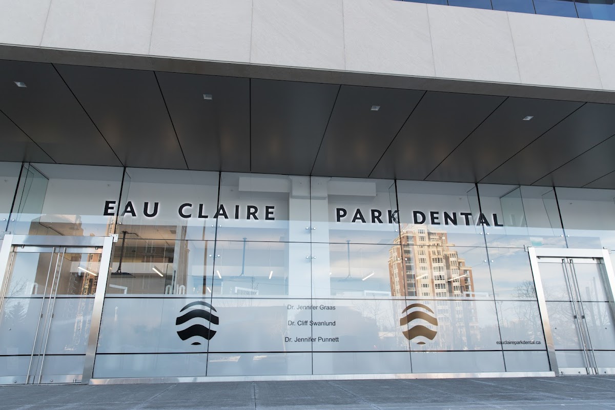 Eau Claire Park Dental dental clinic in Calgary - Photo 6
