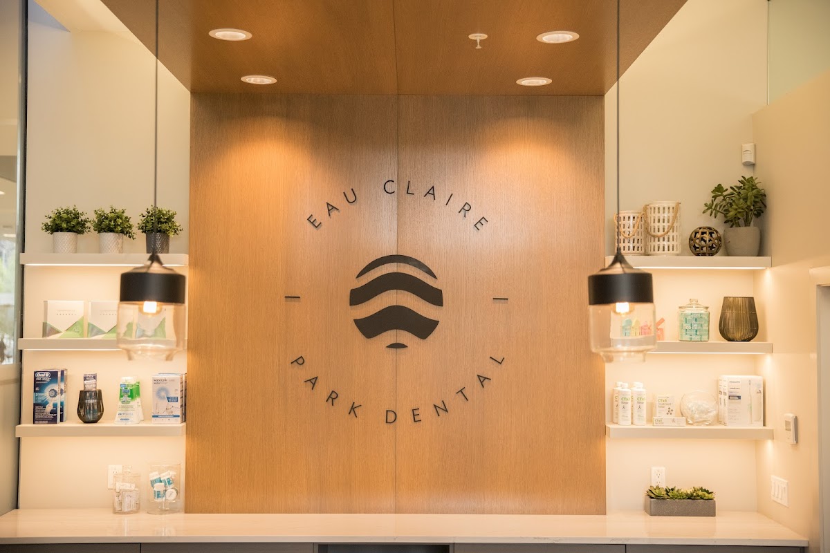 Eau Claire Park Dental dental clinic in Calgary - Photo 8