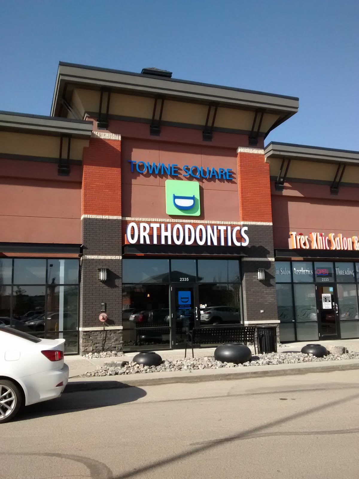 Dr Sunny Leong Orthodontist dental clinic in Edmonton - Photo 1
