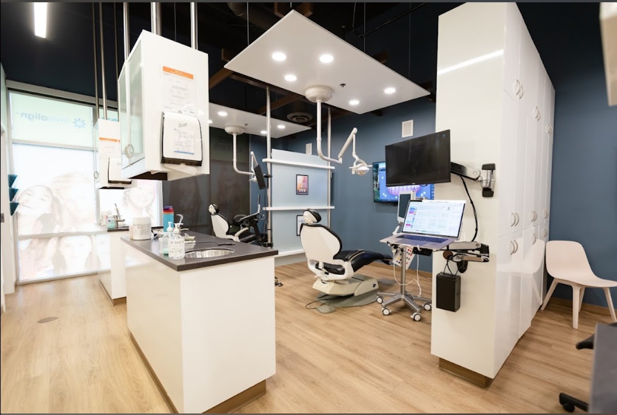 Dr Sunny Leong Orthodontist dental clinic in Edmonton - Photo 4