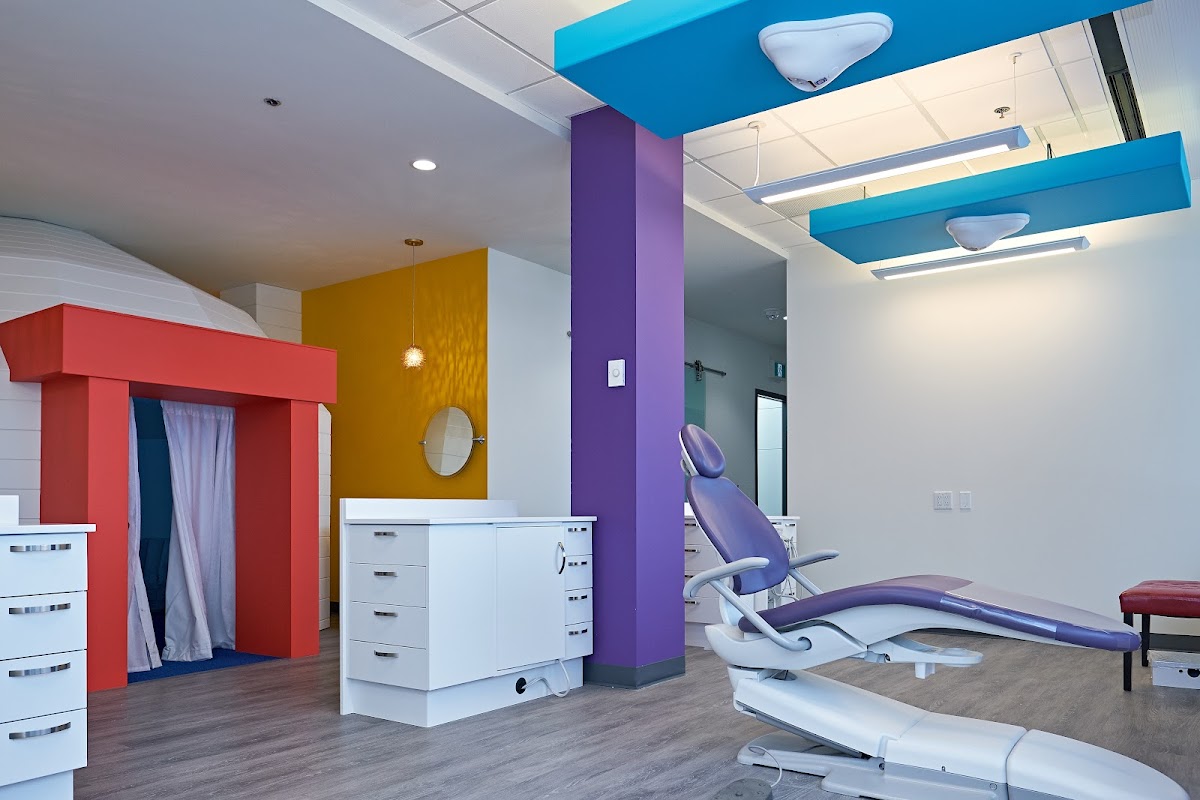 Smile Buddy Children's Dentistry dental clinic in Calgary - Photo 4