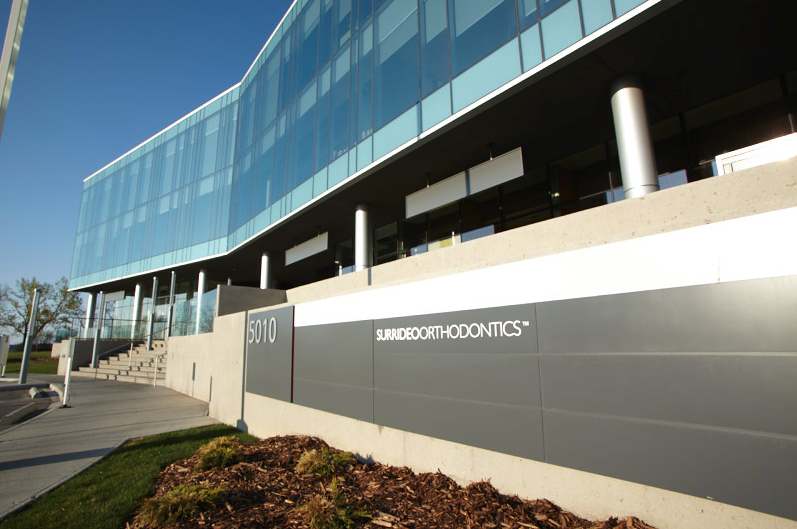 Dr. Warren J. Cohen dental clinic in Calgary - Photo 3