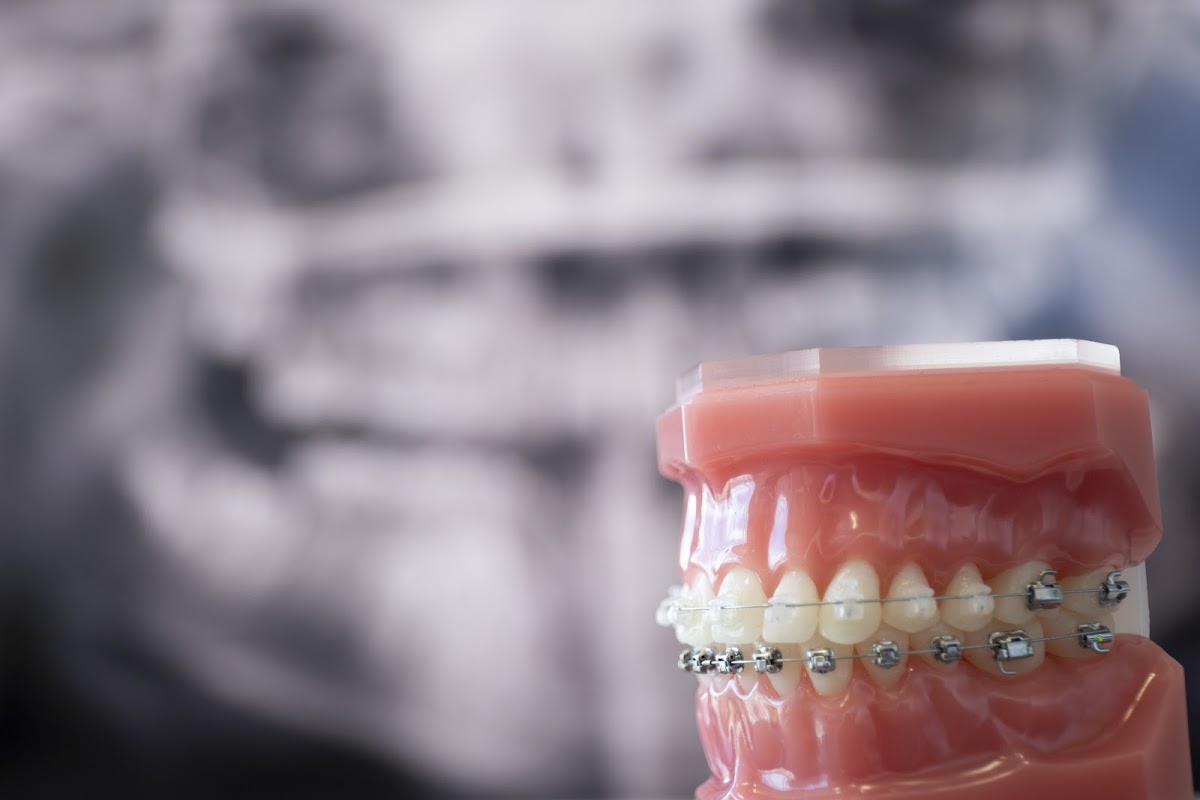Dr. Warren J. Cohen dental clinic in Calgary - Photo 6