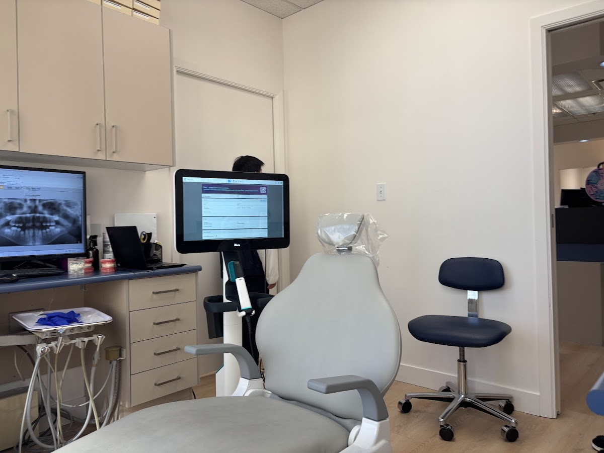 Orthologie Orthodontics Richmond dental clinic in Richmond - Photo 2