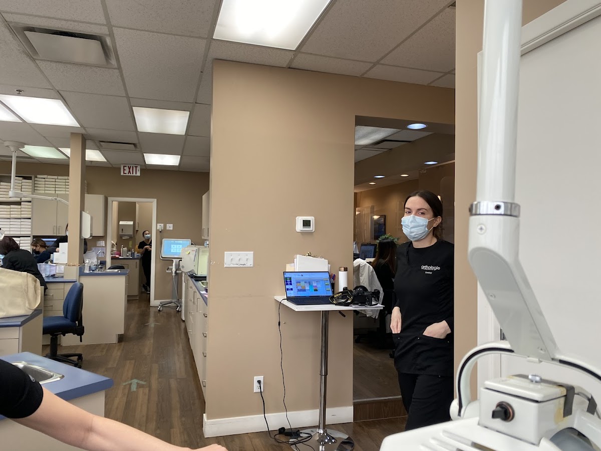 Orthologie Orthodontics Richmond dental clinic in Richmond - Photo 4