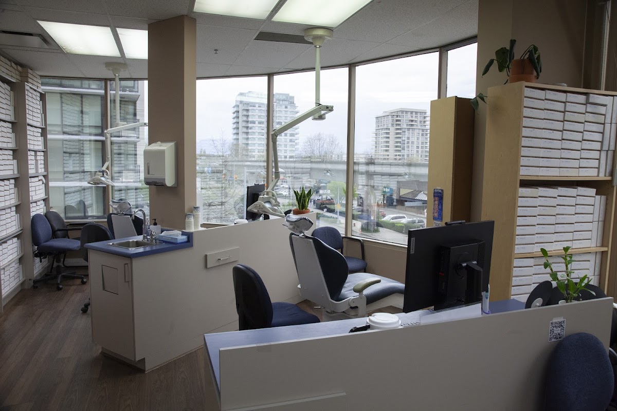 Orthologie Orthodontics Richmond dental clinic in Richmond - Photo 5
