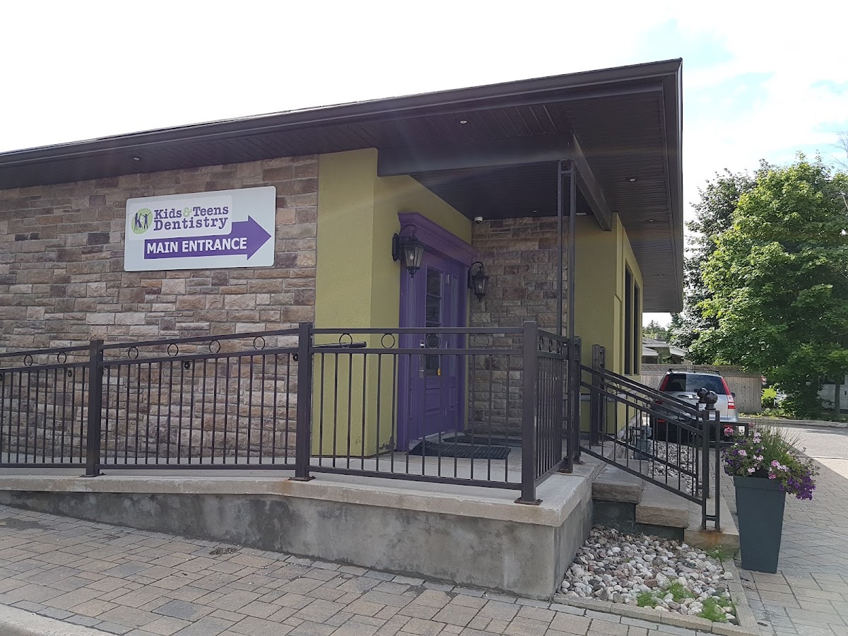Kids & Teens Dentistry dental clinic in Nepean - Photo 9
