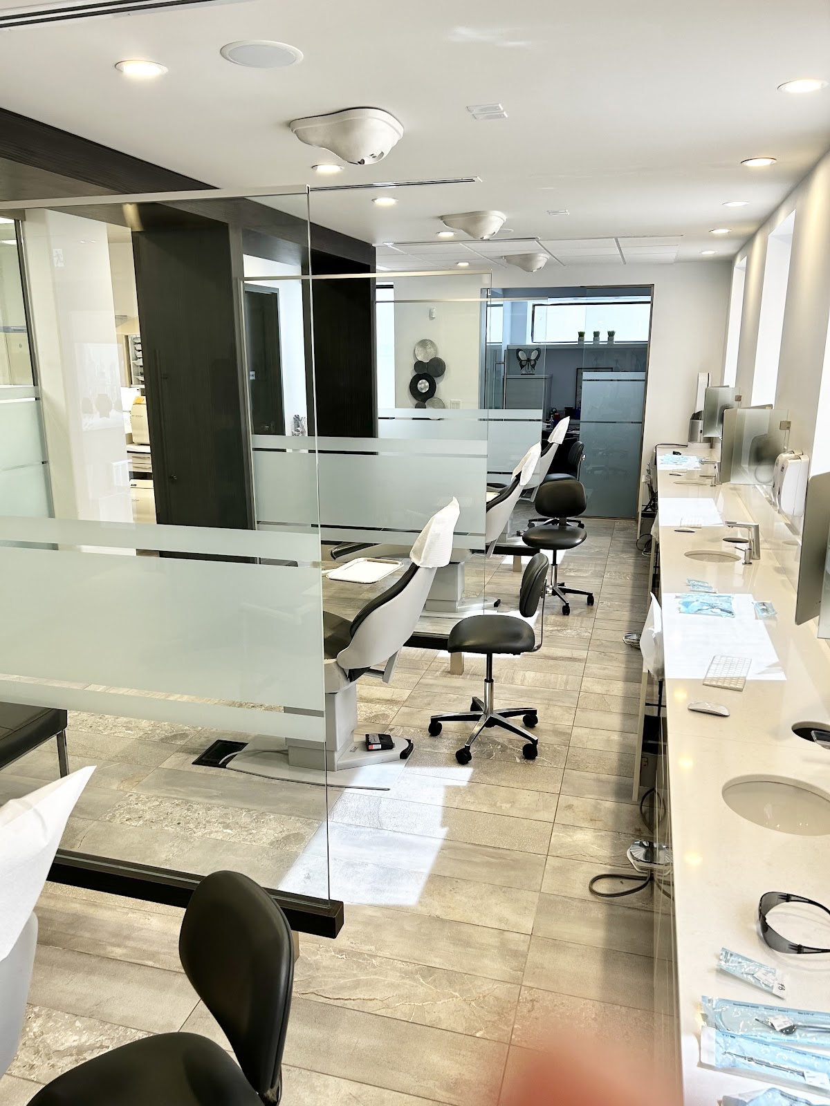 Dentalign Orthodontics dental clinic in London - Photo 10