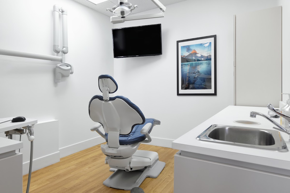 Avenida Dental Centre dental clinic in Calgary - Photo 6