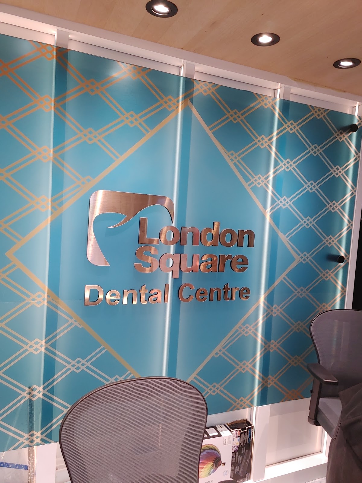 London Square Dental Centre dental clinic in Calgary - Photo 9