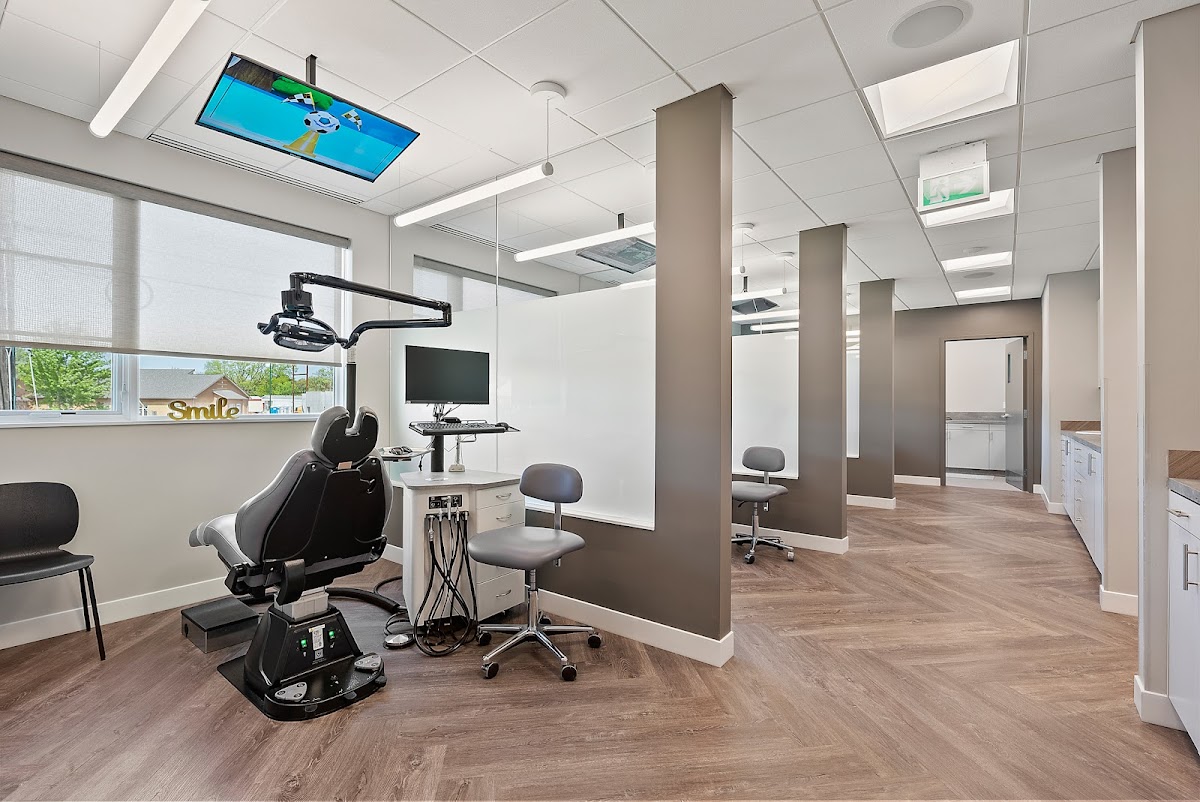 Straight Smiles Orthodontics - Dr. Tony Pasquale dental clinic in St. Catharines - Photo 2