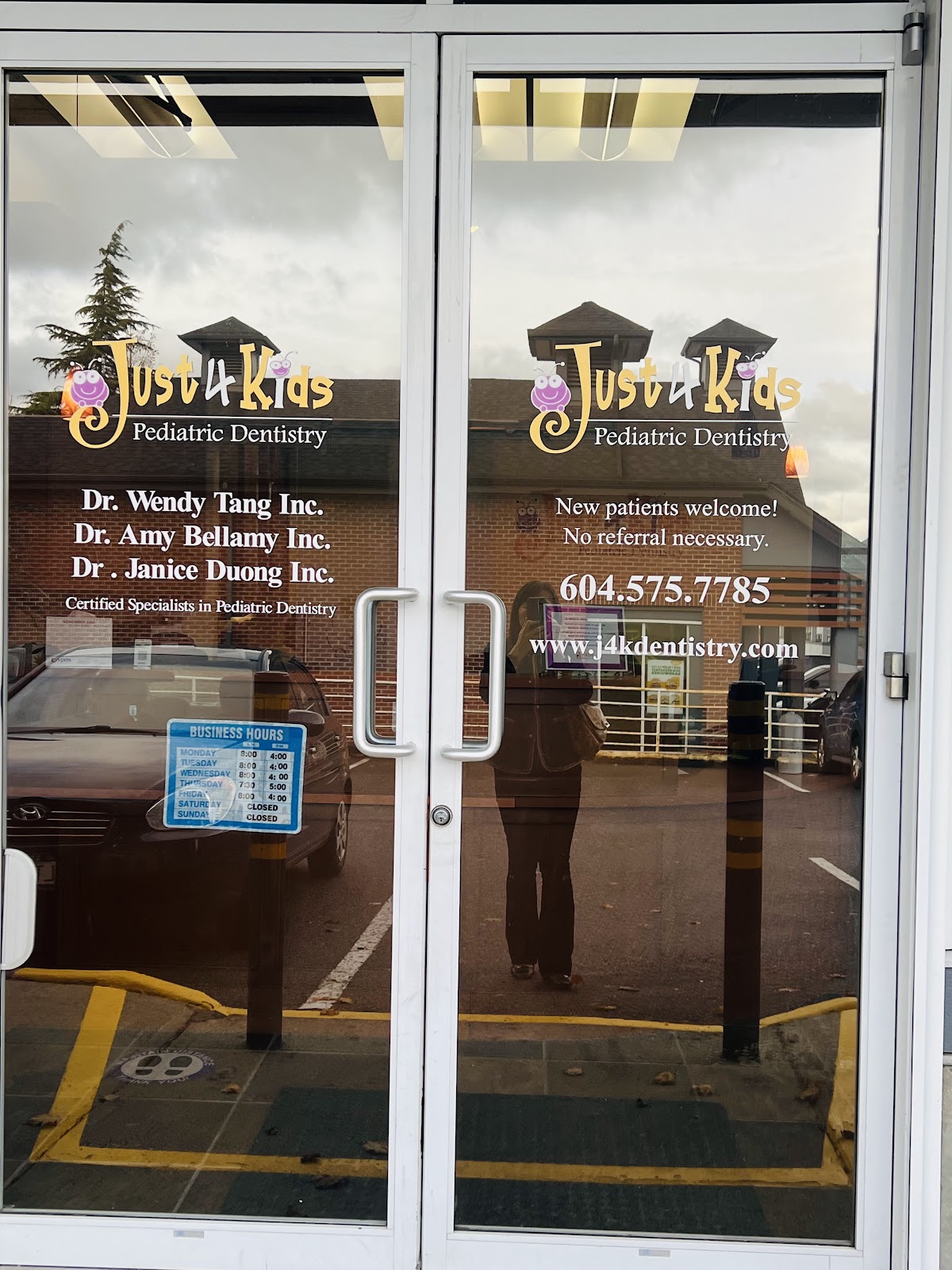 Just4kids Pediatric Dentistry dental clinic in Surrey - Photo 4
