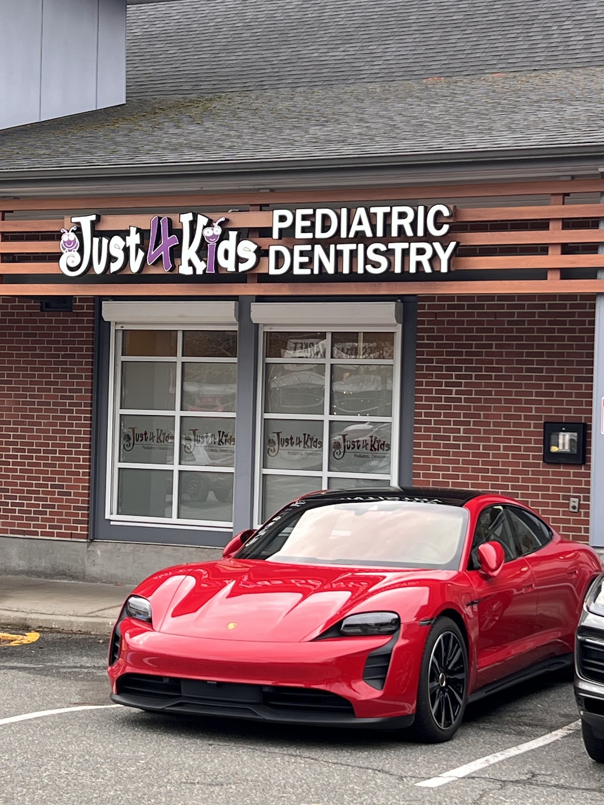 Just4kids Pediatric Dentistry dental clinic in Surrey - Photo 5