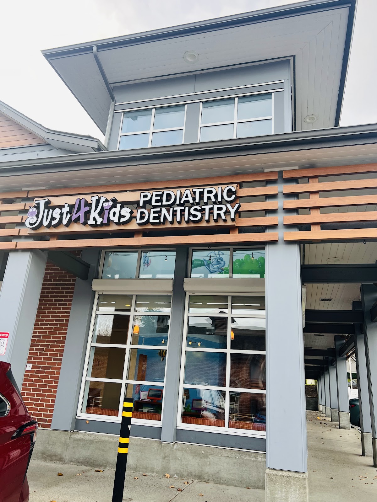 Just4kids Pediatric Dentistry dental clinic in Surrey - Photo 6