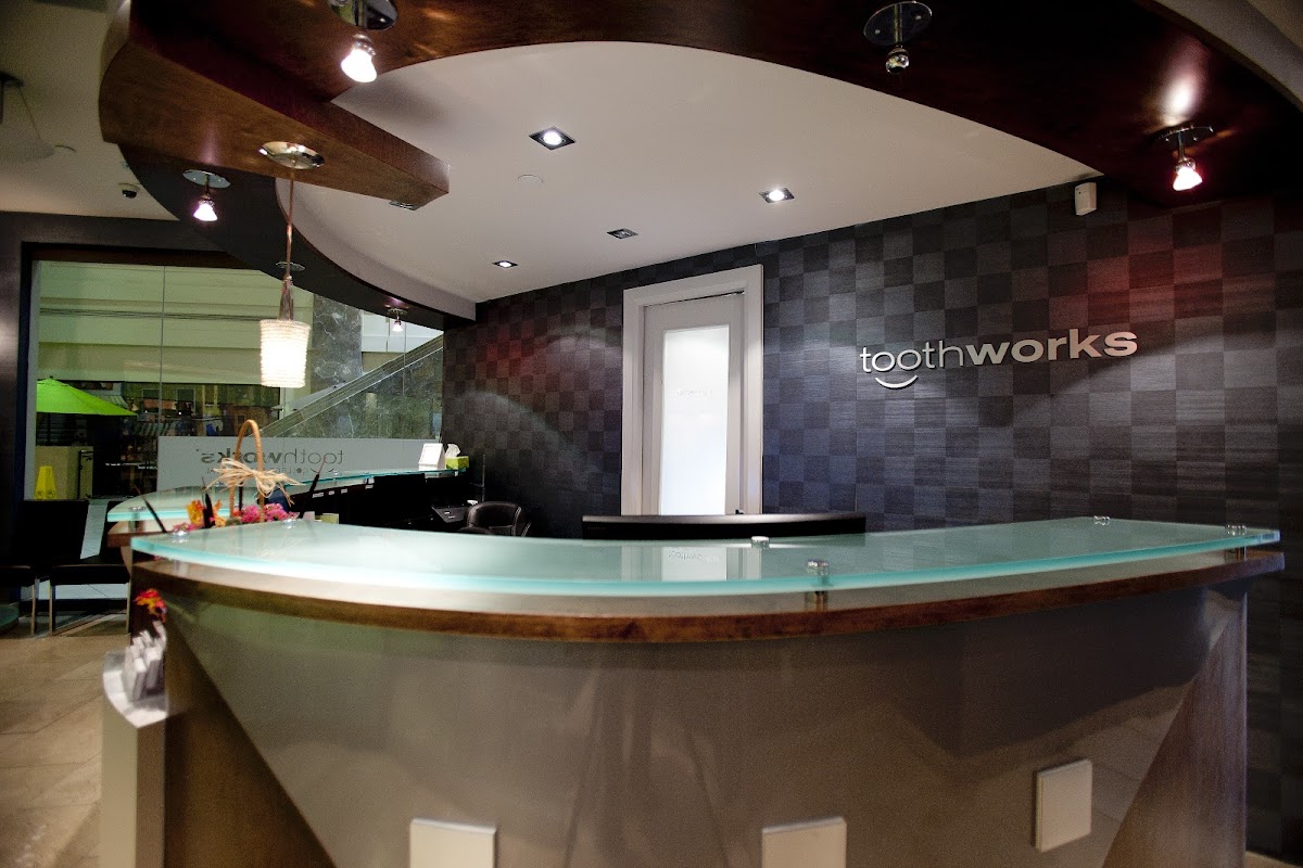 Toothworks College Park Dental dental clinic in Old Toronto - Photo 1