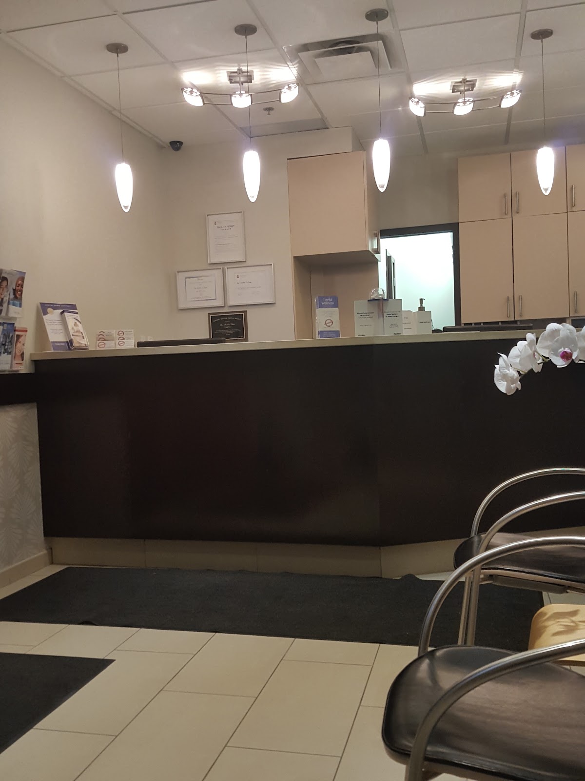 Downtown Dentistry dental clinic in Old Toronto - Photo 3