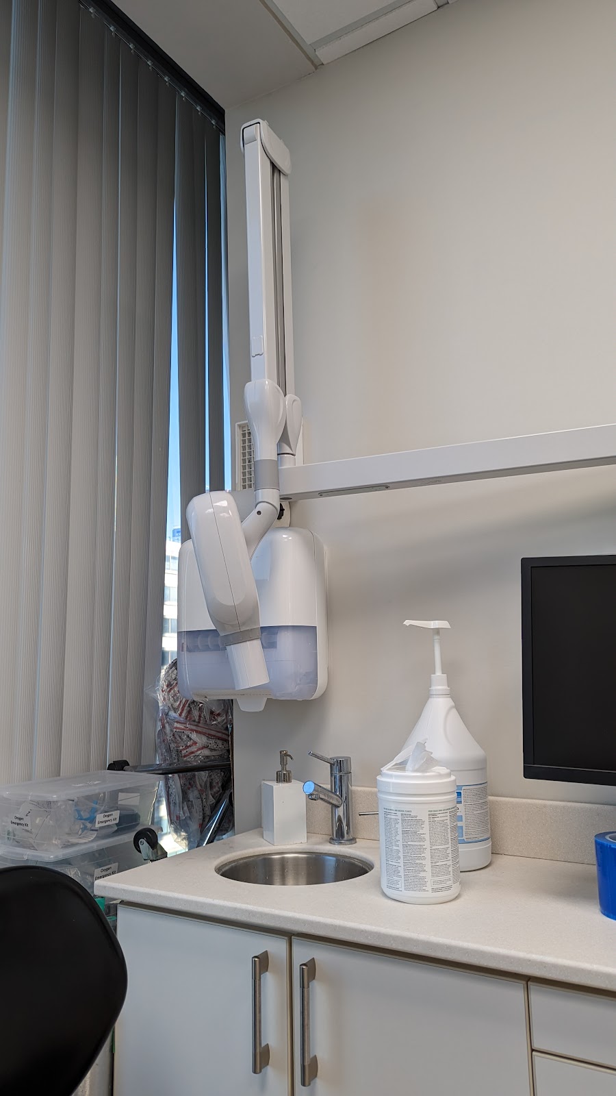 Downtown Dentistry dental clinic in Old Toronto - Photo 5
