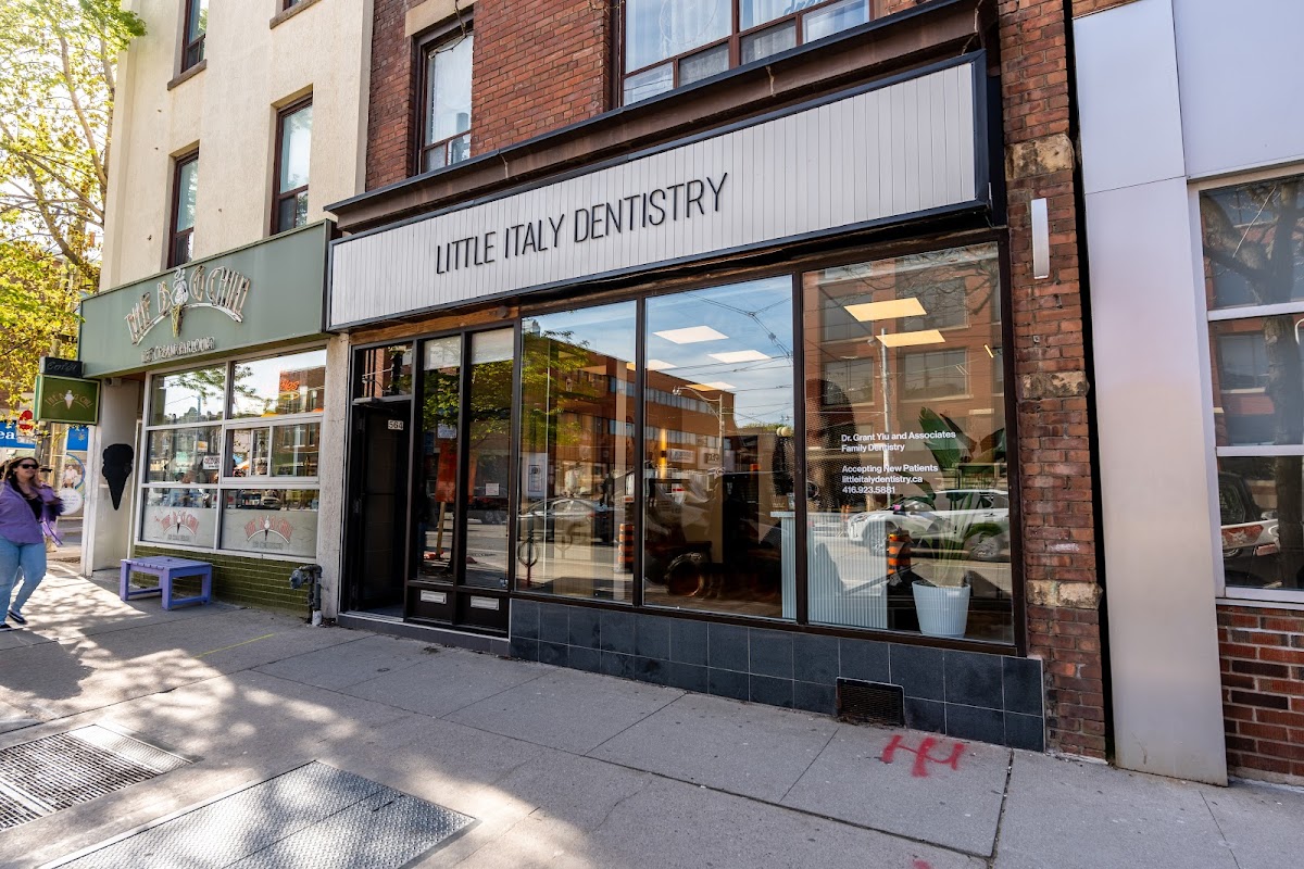 Little Italy Dentistry dental clinic in Old Toronto - Photo 1