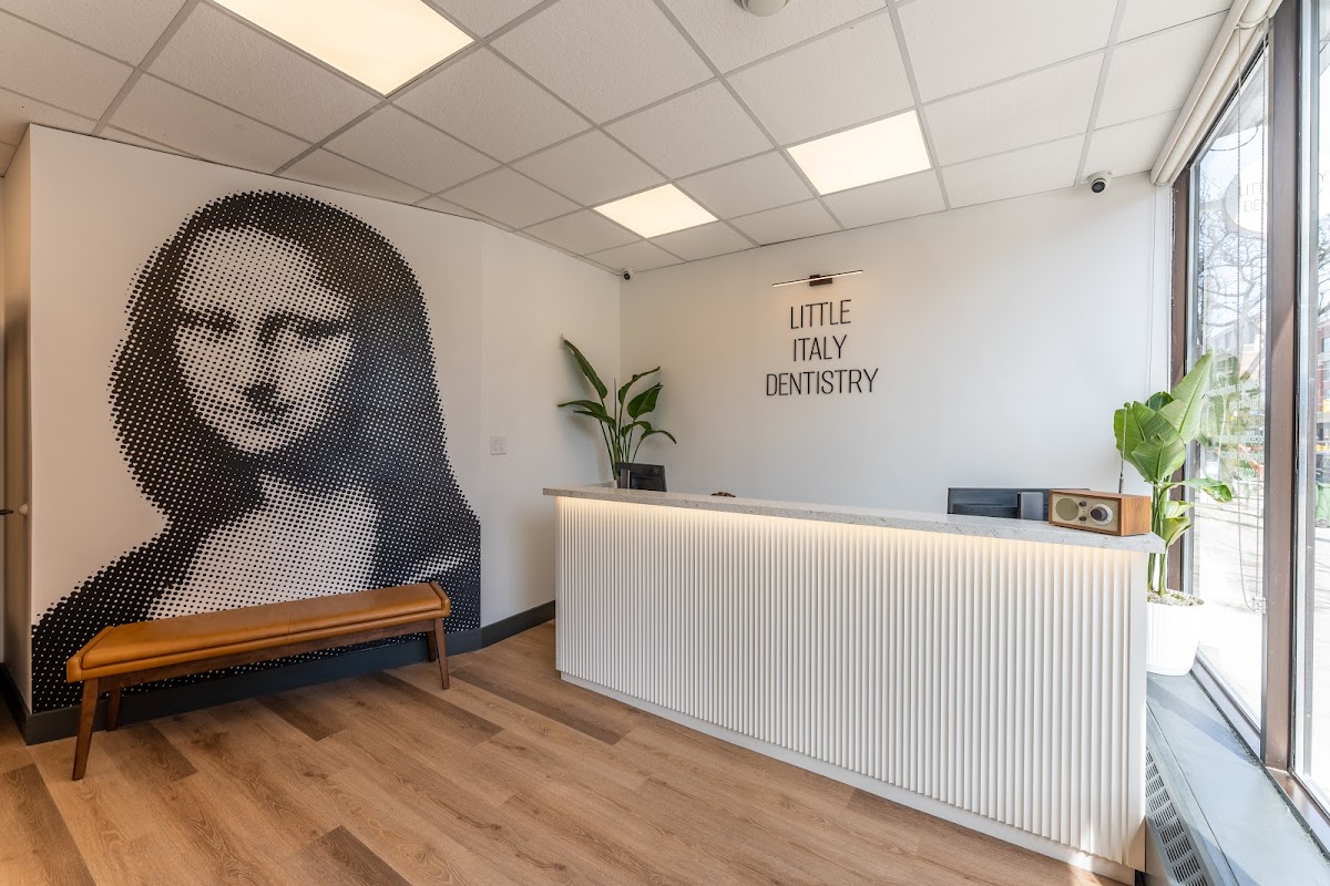 Little Italy Dentistry dental clinic in Old Toronto - Photo 3