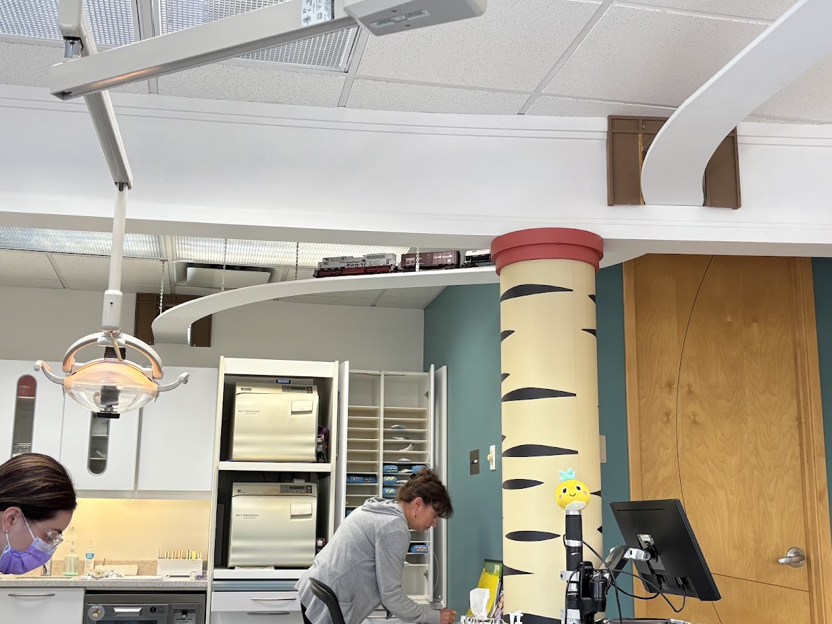 Chew Chew Pediatric Dentistry - Marda Loop dental clinic in Calgary - Photo 8