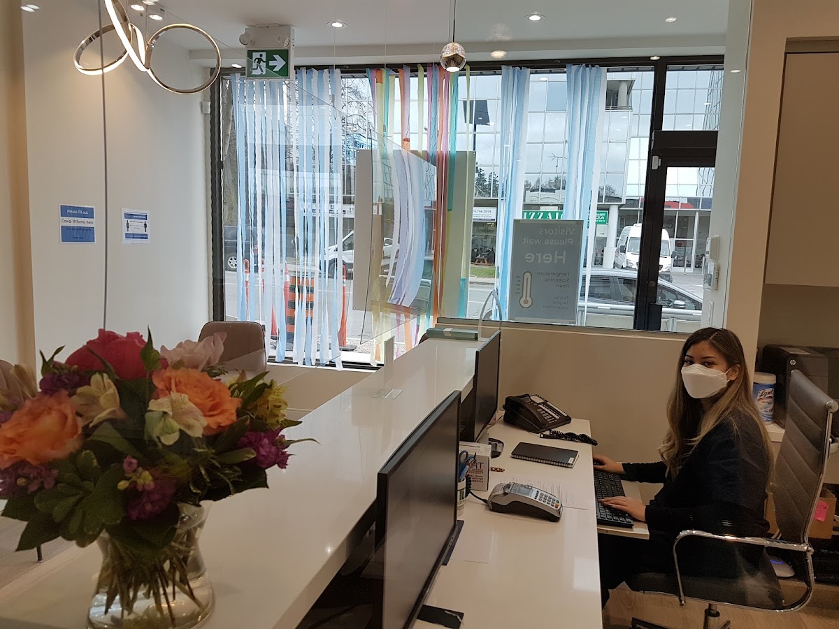 Bloor West Dentistry dental clinic in Old Toronto - Photo 3