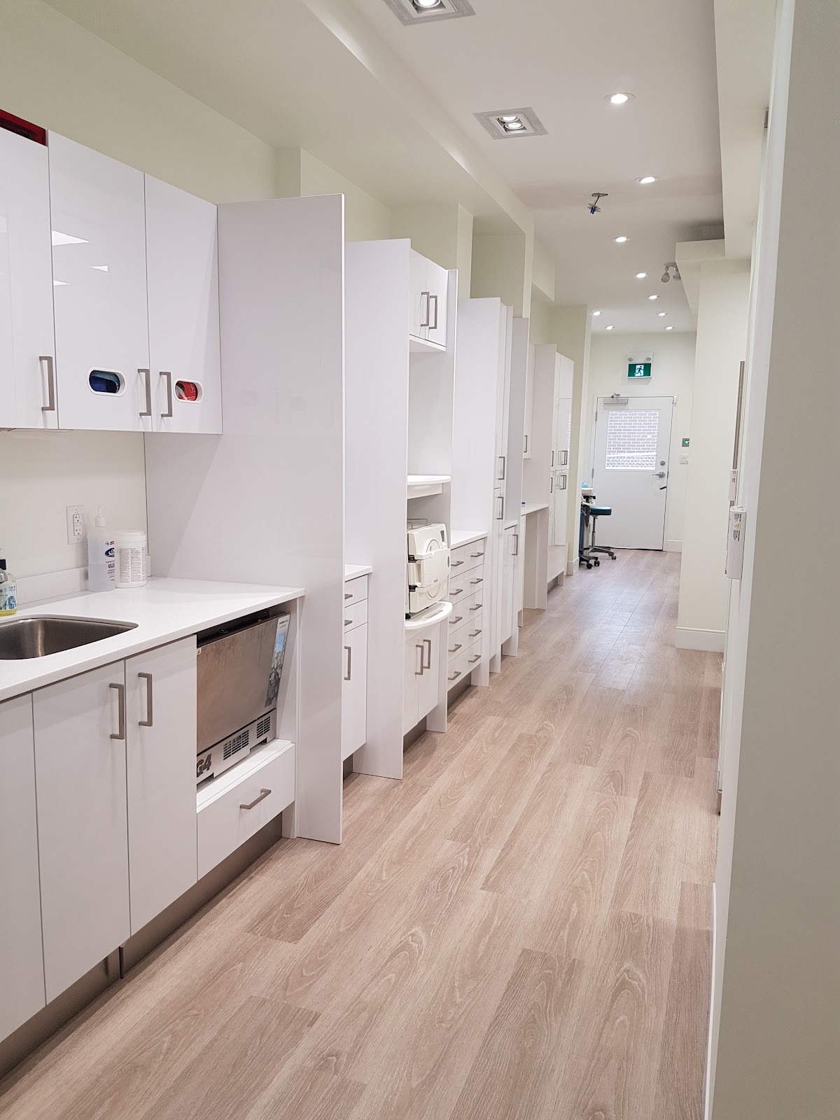 Bloor West Dentistry dental clinic in Old Toronto - Photo 5