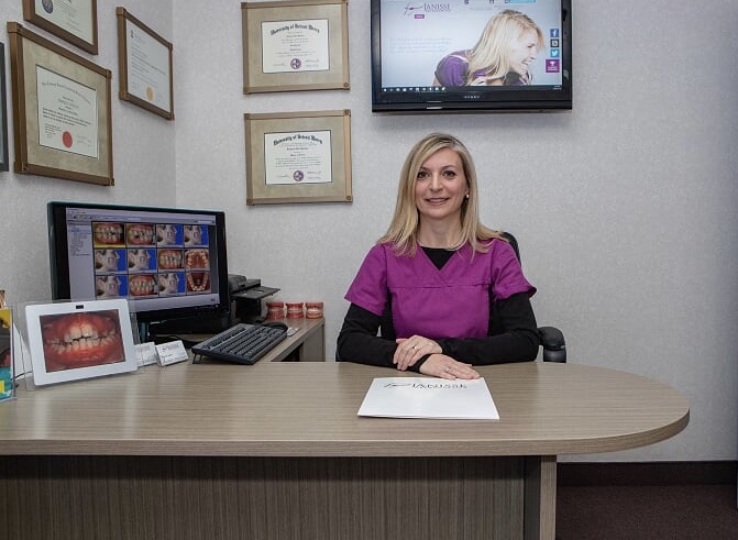 Form Ortho Co. dental clinic in Windsor - Photo 4