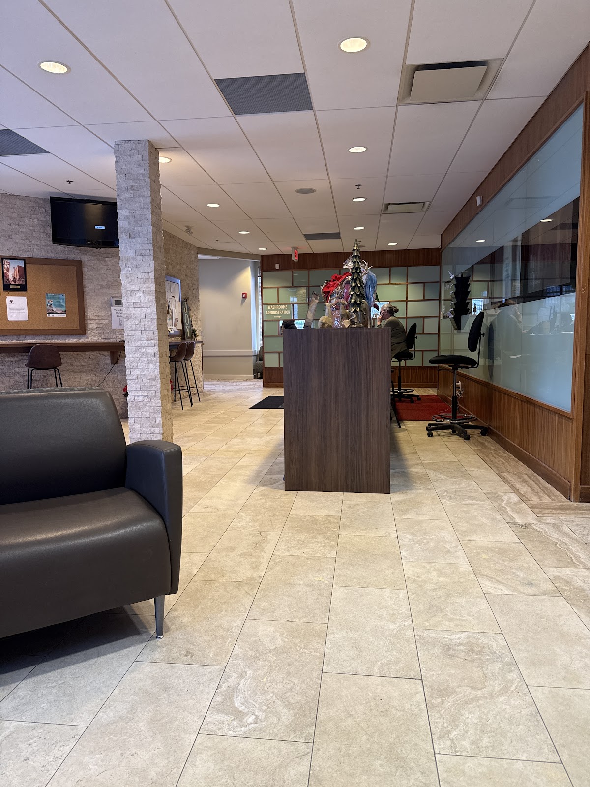 Vivid Orthodontics - McKenzie Towne dental clinic in Calgary - Photo 7
