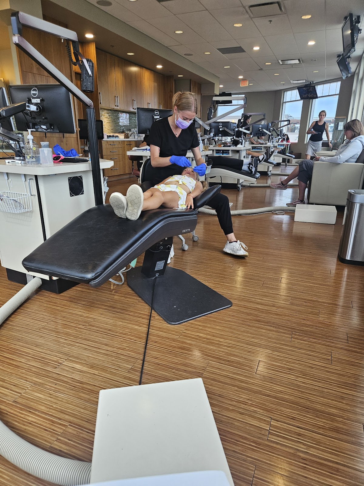 Vivid Orthodontics - McKenzie Towne dental clinic in Calgary - Photo 10