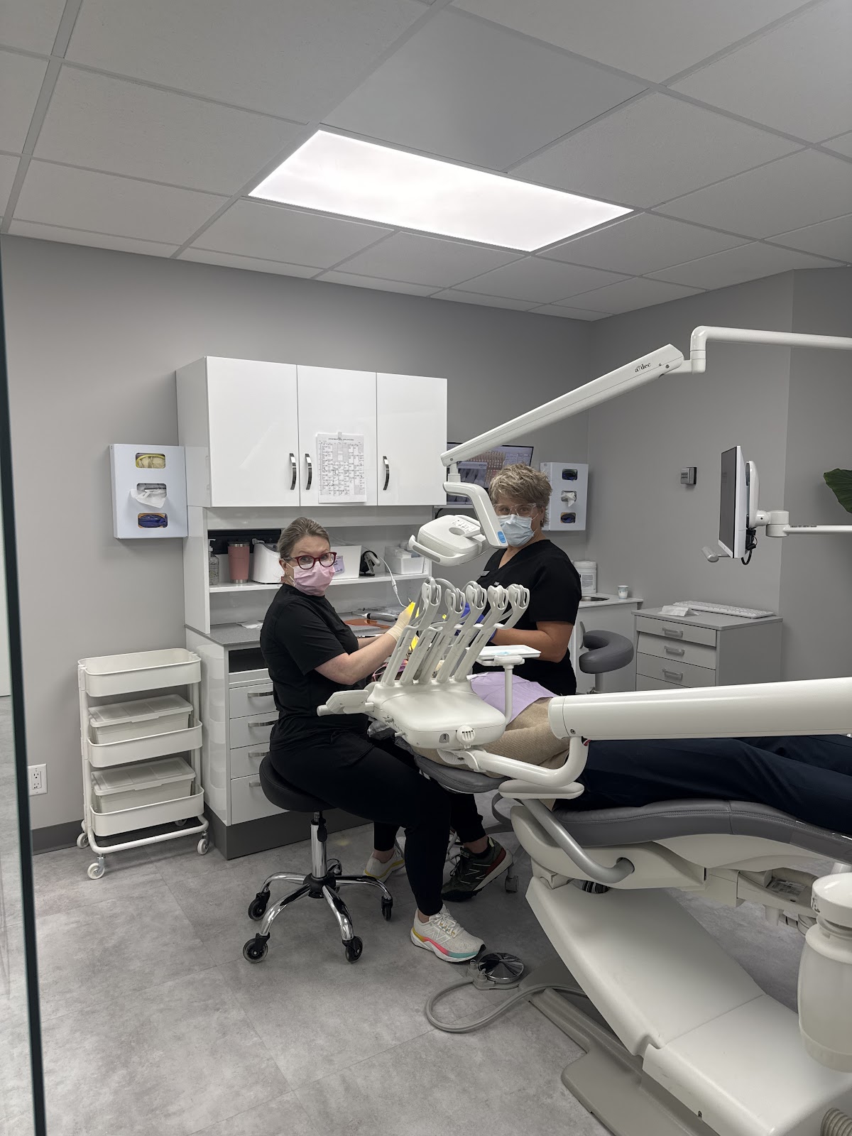 R&A Dentistry dental clinic in Calgary - Photo 10