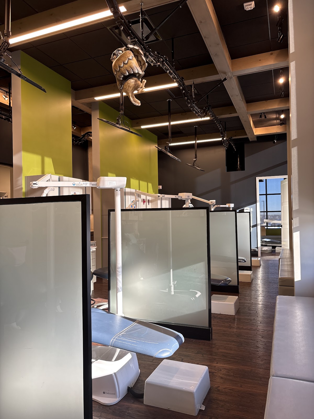 Happy Trails Children's Dentistry dental clinic in Calgary - Photo 8