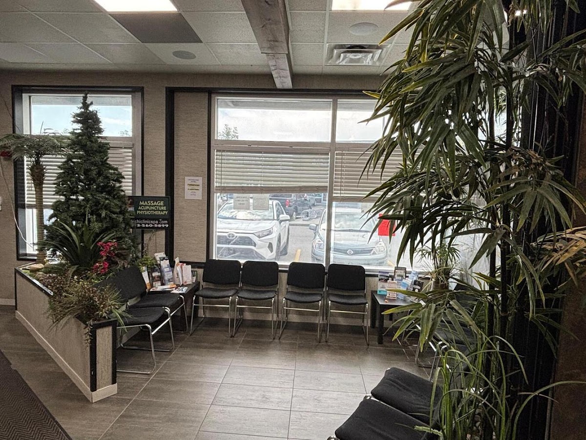 Oasis Smile Dental dental clinic in Calgary - Photo 5