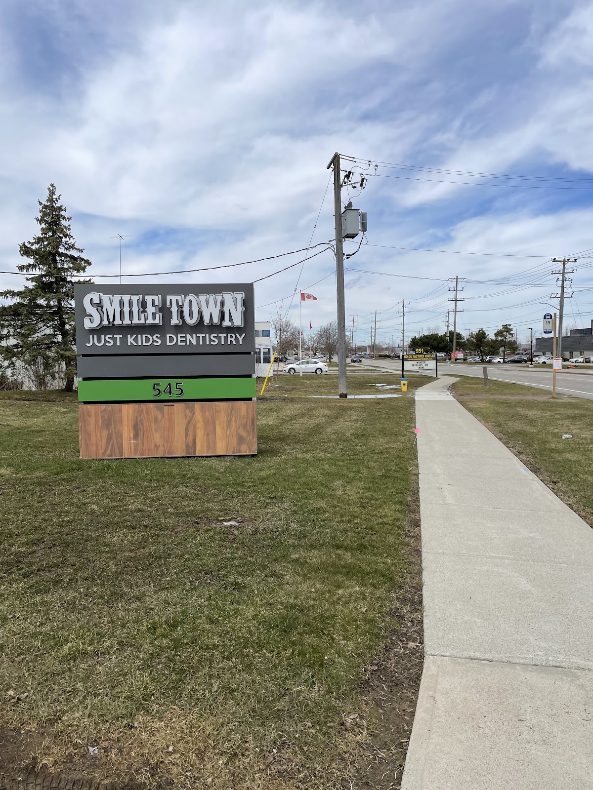 SmileTown dental clinic in Waterloo - Photo 7