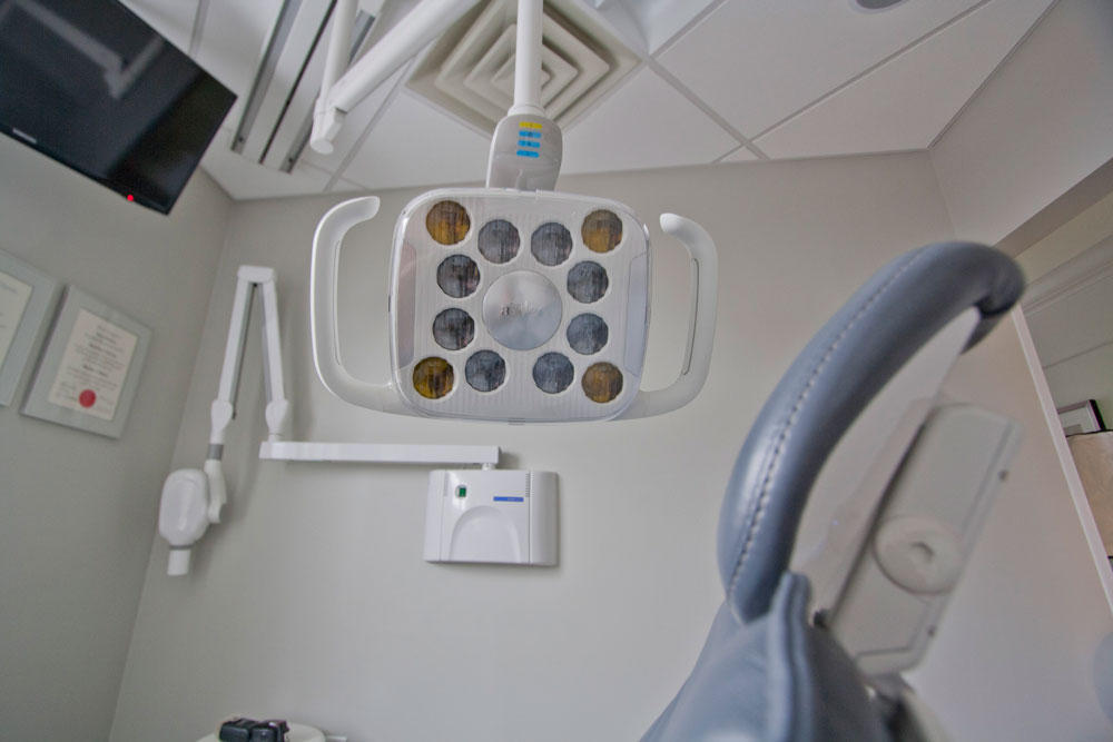 de Man and Hoediono Dentistry dental clinic in Kitchener - Photo 6