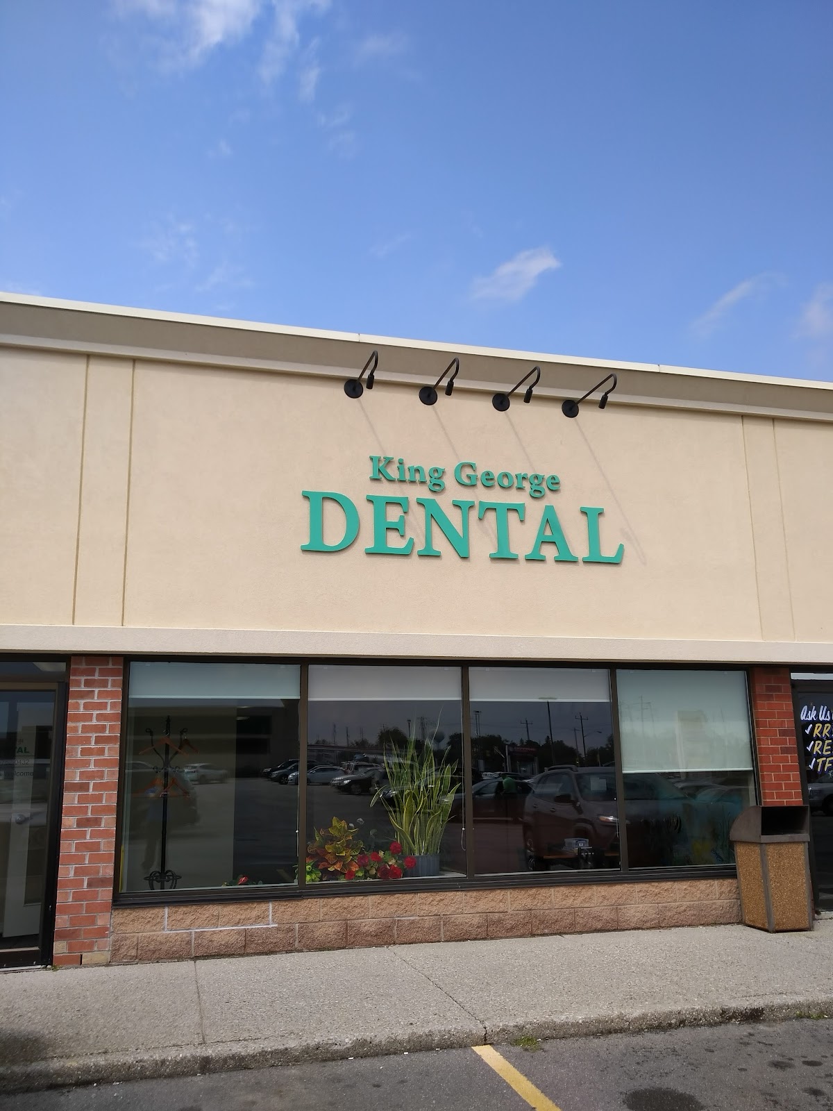 King George Dental dental clinic in Brantford - Photo 9