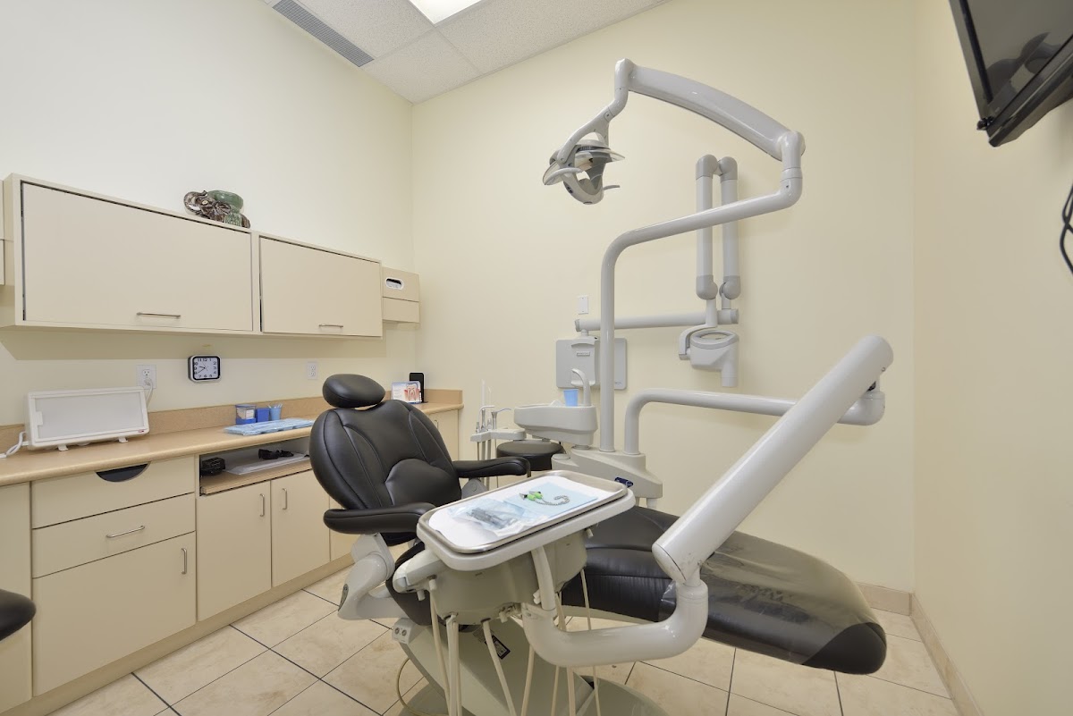 Paramount Dentistry- Stone Church dental clinic in Hamilton - Photo 2